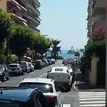 Daire Ladore, 2 Dans Maison, 55m2, 100m Des Plages, Parking